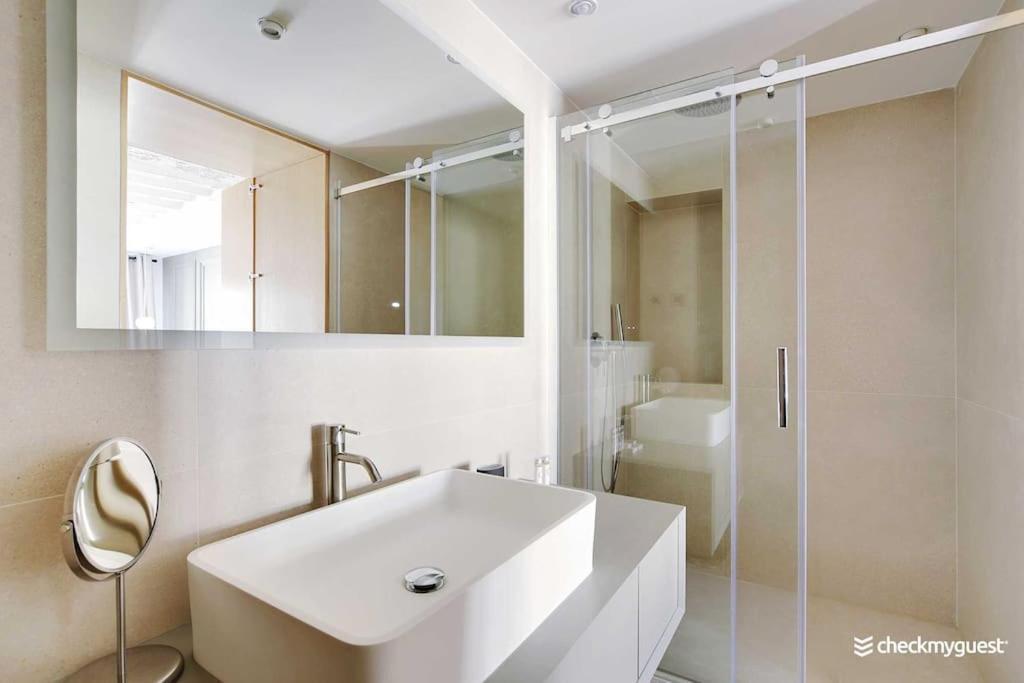 Apartment Wonderful 3bedr Saint Honore