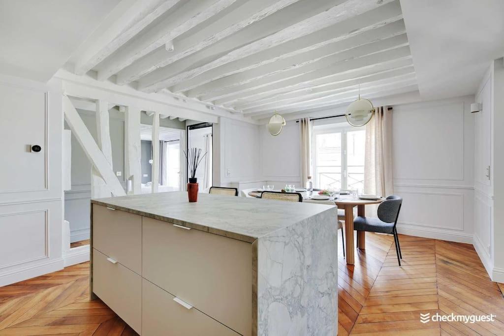 Apartment Wonderful 3bedr Saint Honore